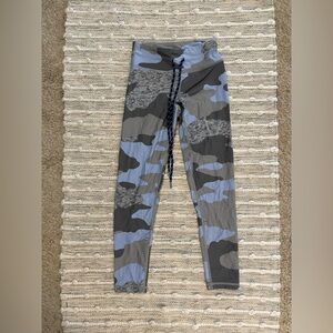 Aerie XS blue camo leggings